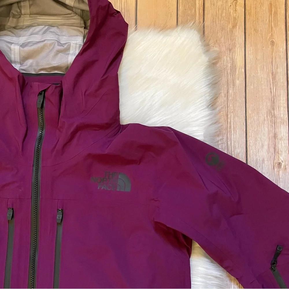 The North Face Women’s Freethinker FUTURELIGHT Steep Series Jacket - Picture 2 of 13
